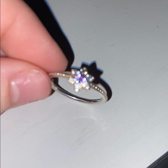 Pandora flower ring! - Picture 3 of 3